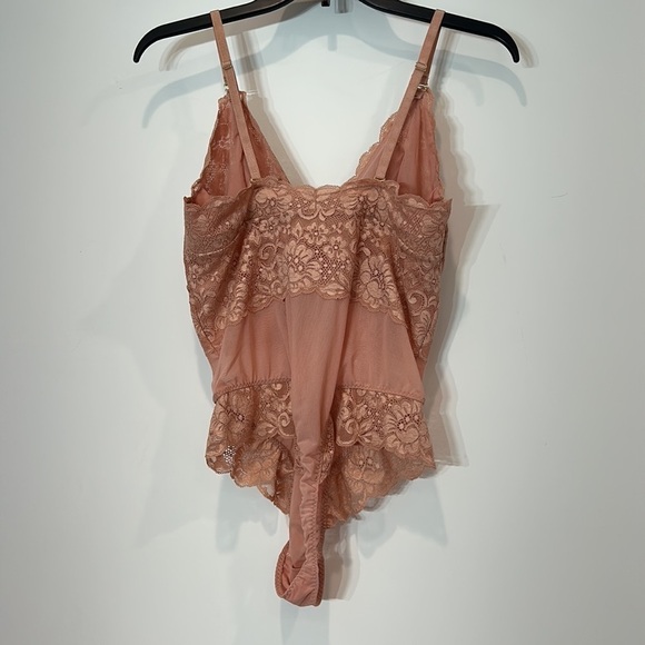 we are Hah x revolve smarty pants mauve lace thong bodysuit large new w tags - Picture 5 of 7